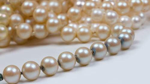 4 Creative Ways to Add Gold Freshwater Pearls to Your Jewelry - Beadsofcambay.com