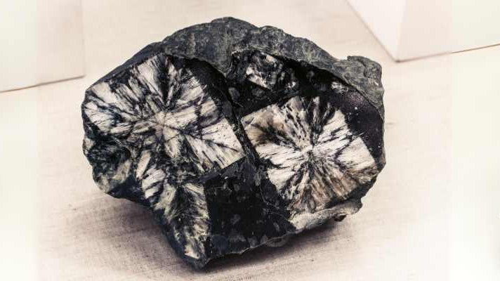 Andalusite Stone: Meaning, Healing Properties, Benefits, Uses & More - Beadsofcambay.com