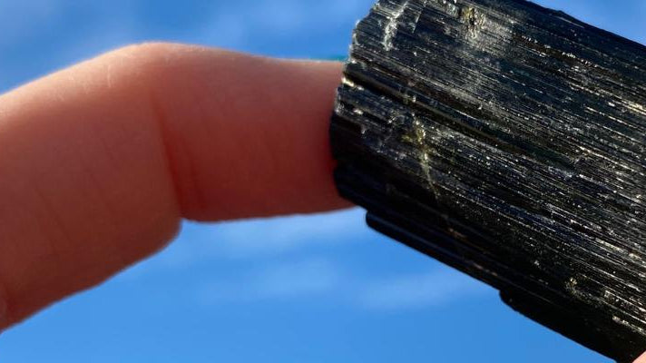 Black Tourmaline Meaning: Healing Properties, Benefits, and Uses - Beadsofcambay.com