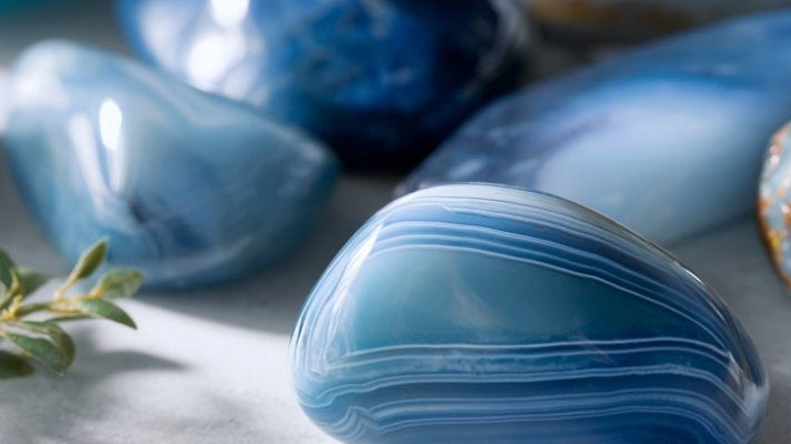 Blue Agate Meaning: Healing Properties, Benefits, and Uses - Beadsofcambay.com