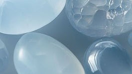 Blue Chalcedony Meaning: Healing Properties and Uses - Beadsofcambay.com