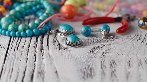 How to Buy Wholesale Gemstones on a Budget - Beadsofcambay.com