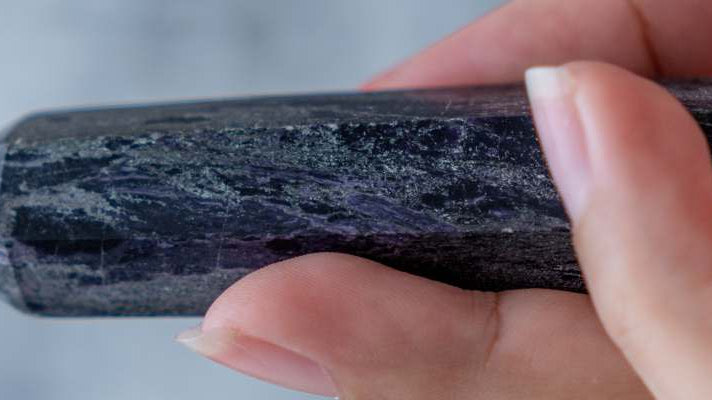 Hypersthene Meaning: Healing Properties, Benefits, and Uses - Beadsofcambay.com