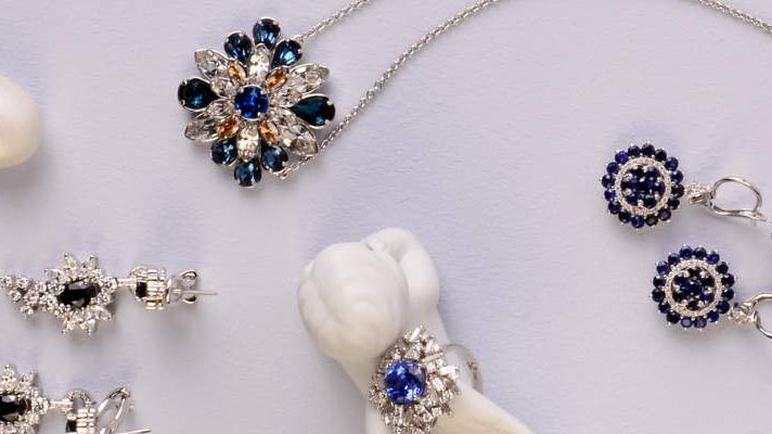 Sapphire Colors in Modern Jewelry: Trends and Timeless Elegance - Beadsofcambay.com