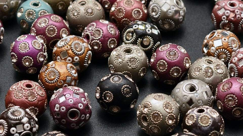 Tips and Tricks for Working with Large Hole Pearls and Large Hole Gemstone Beads - Beadsofcambay.com