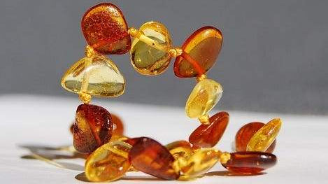 Tips on Avoiding Fake Baltic Amber Beads - Beadsofcambay.com