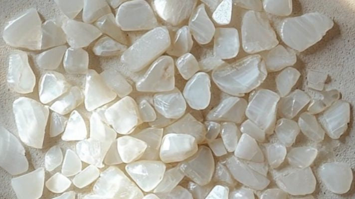 White Agate Meaning: Healing Properties, Benefits, and Uses - Beadsofcambay.com