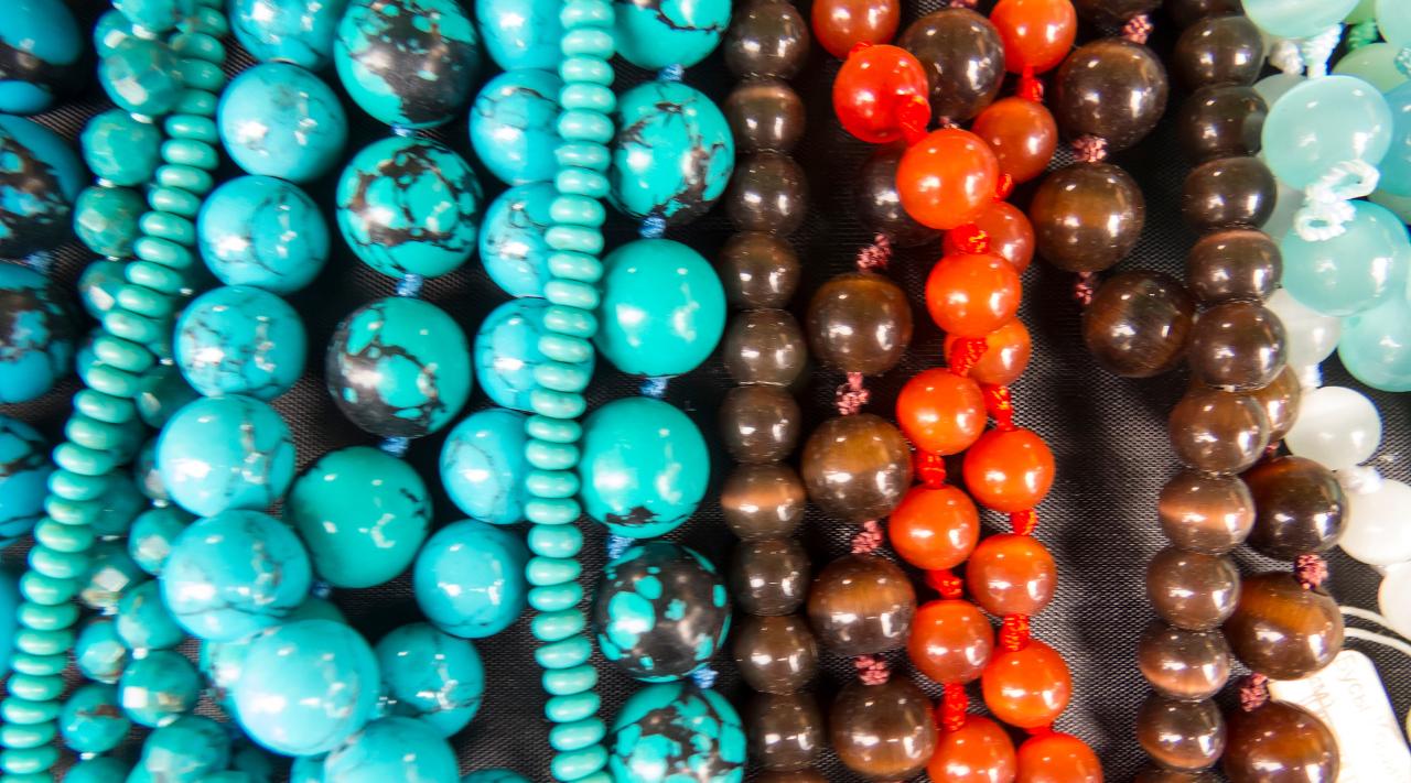 Agate Meaning: Healing Properties, Benefits, and Uses - Beadsofcambay.com