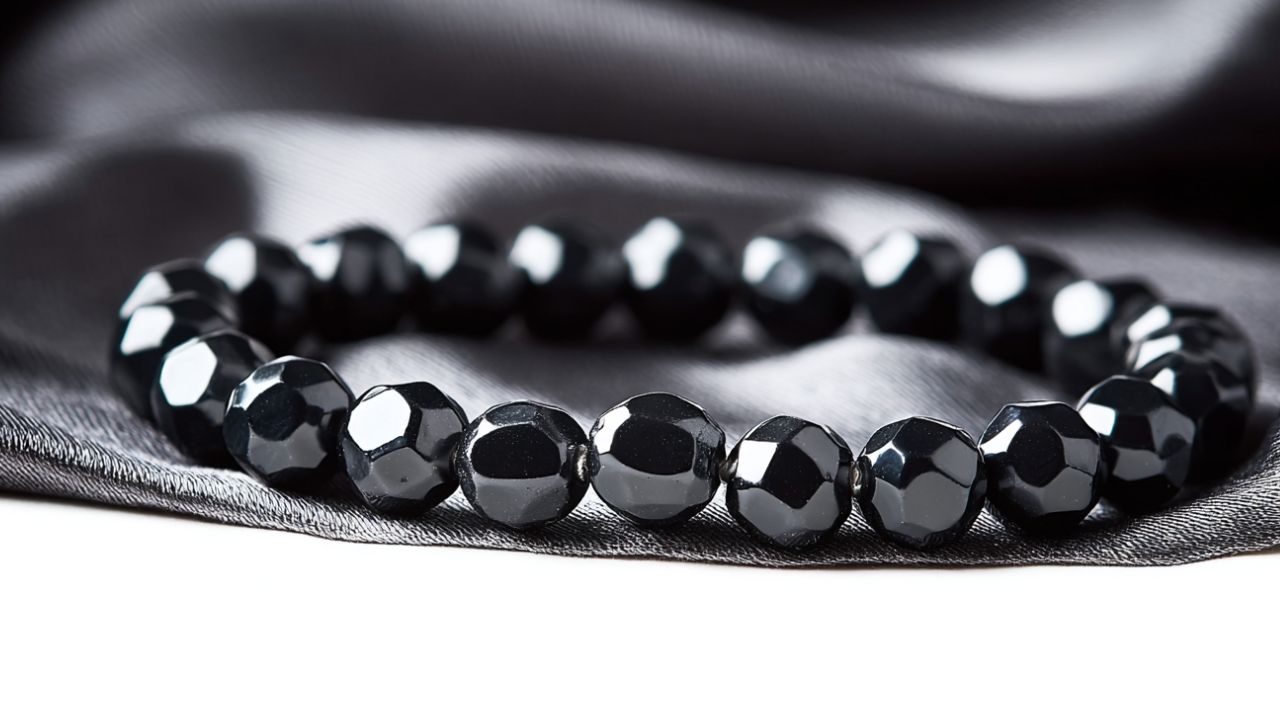 Black Onyx Meaning: Healing Properties, Benefits, and Uses - Beadsofcambay.com