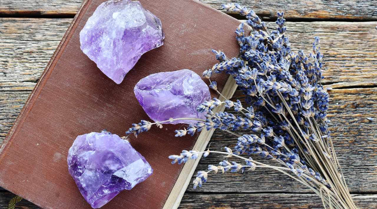 Crystals for Anxiety: A Guide to Finding Clarity and Calm - Beadsofcambay.com