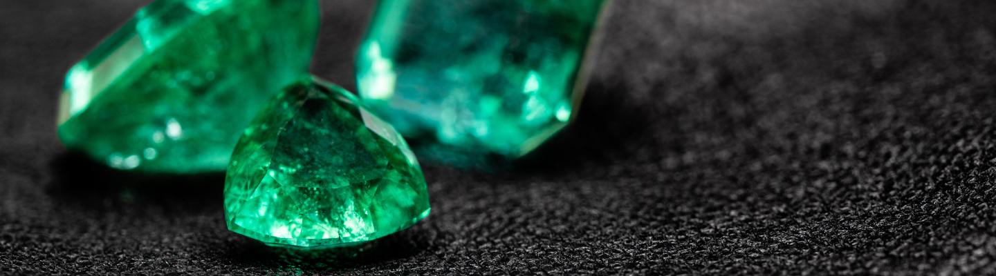 Emerald Meaning: Healing Properties, Benefits, and Uses - Beadsofcambay.com