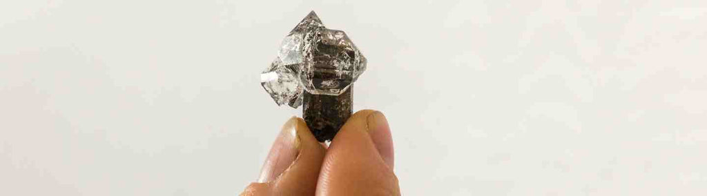 Herkimer Diamond Meaning: Healing Properties, Benefits, Uses, & More - Beadsofcambay.com