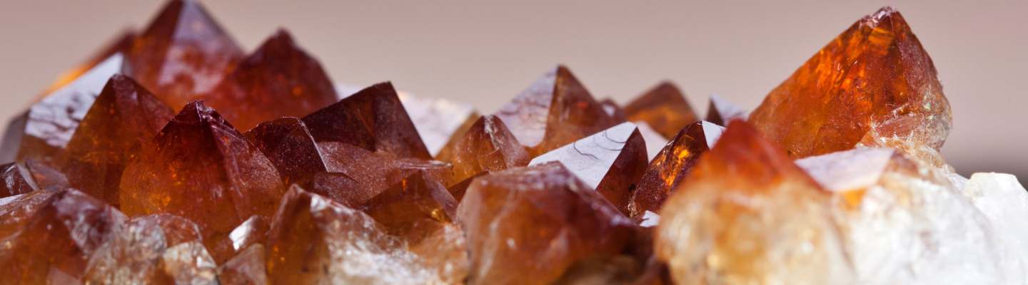 Hessonite Garnet Meaning: Healing Properties, Benefits, and Uses - Beadsofcambay.com