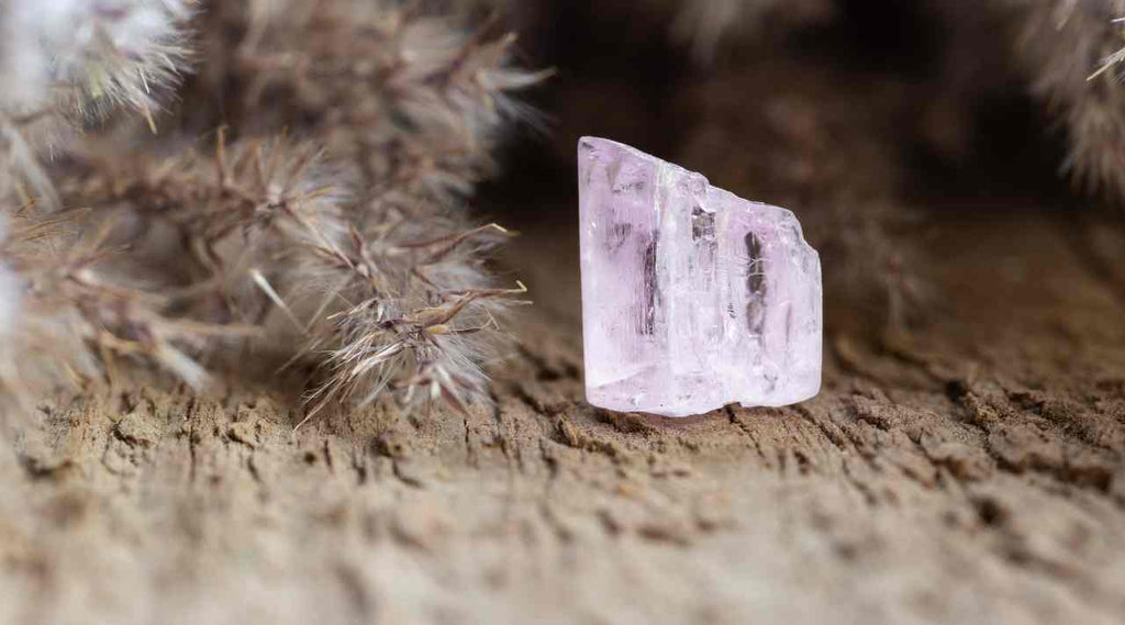 Kunzite Meaning: Healing Properties, Benefits, Uses & More - Beadsofcambay.com