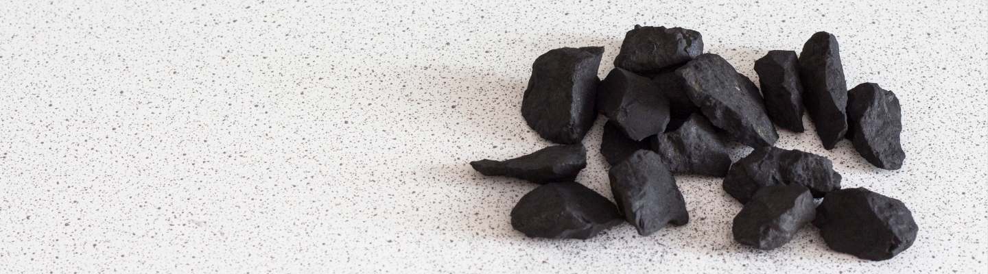 Shungite Stone Meaning: Healing Properties, Benefits, Uses & More - Beadsofcambay.com
