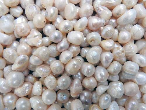 Why Are Freshwater Pearls Not Round? - Beadsofcambay.com