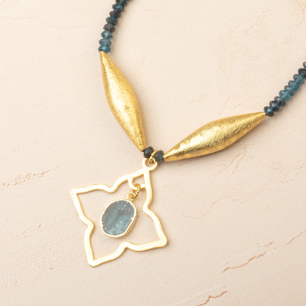 12x10mm Gold Leafed Kyanite Oval Slice 1 Pendant - Beadsofcambay.com