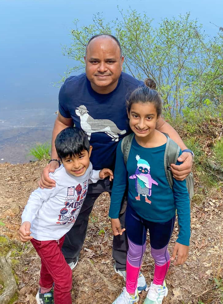 BeadsofCambay Arun Yadav with his childrens